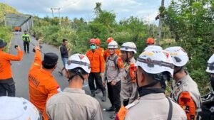 Hari Ke-4 Pascagempa, Polri Terus Bergerak: Brimob dan Bantuan Logistik Konsisten Dikirim ke NTT